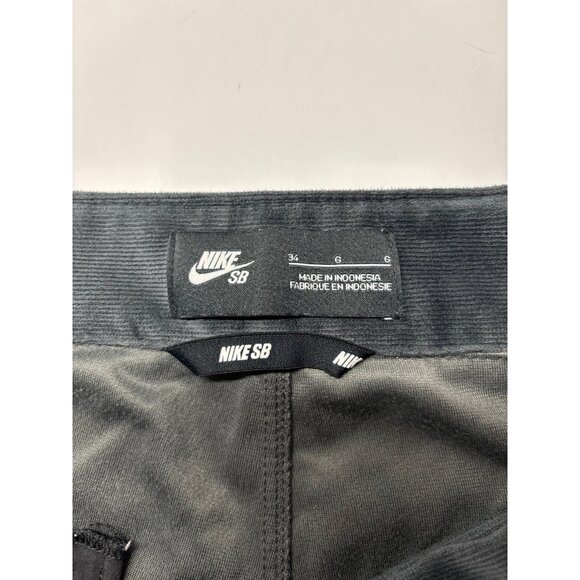 Nike SB (size 34) velours gray shorts - Picture 3 of 9